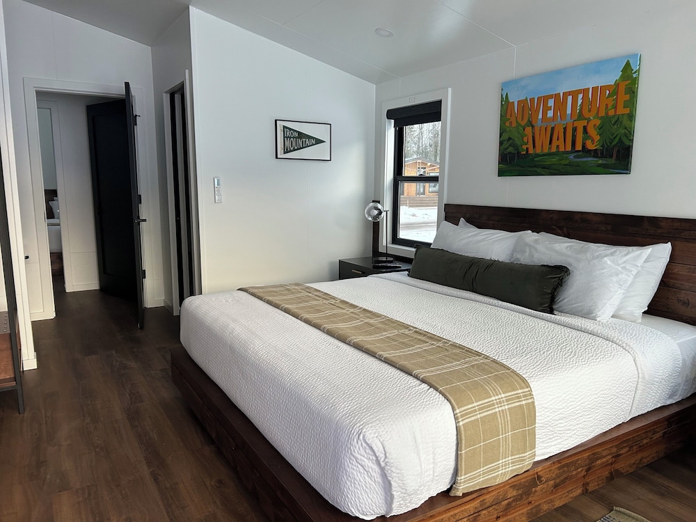 Studio, Cabin, King Bed