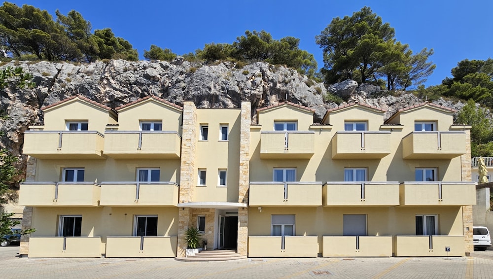Boutique Beach Resort Podstine 1/50