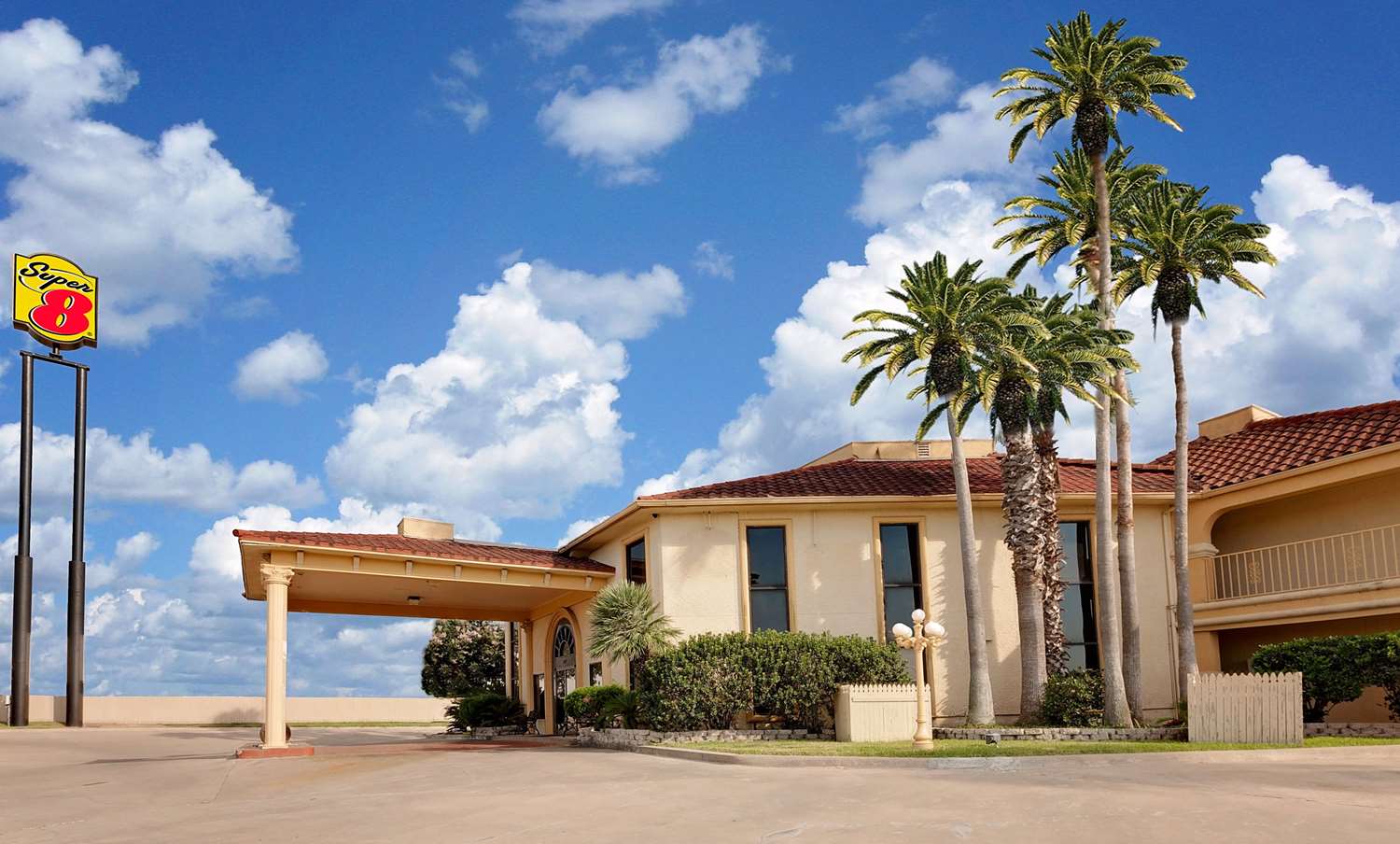 Super 8 by Wyndham Corpus Christi Northwest 5/7