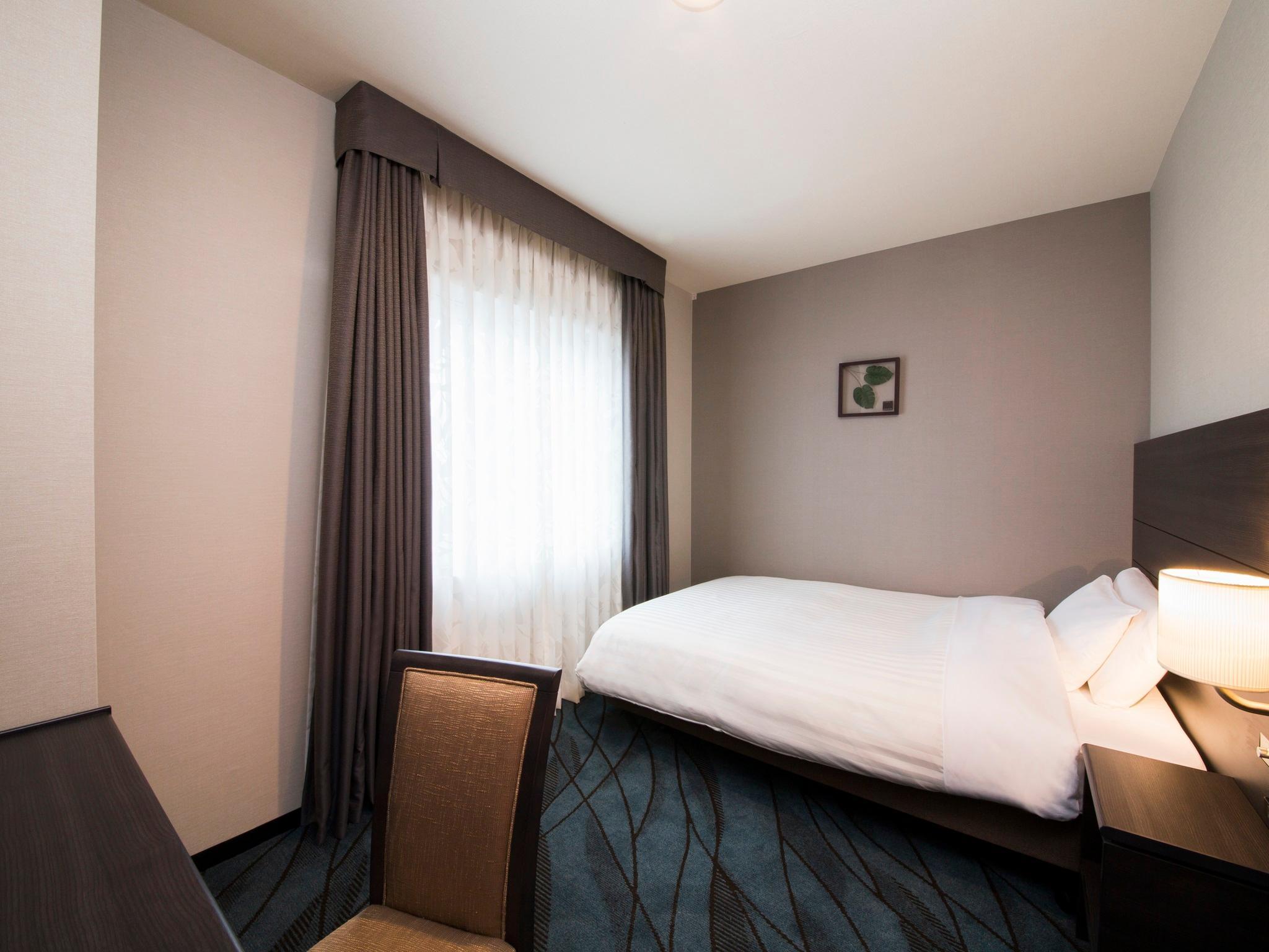 Semi Room, Single, Semi Double Bed, Smoking