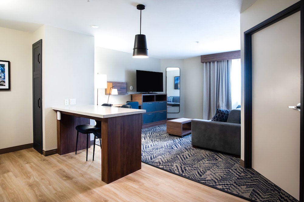 Candlewood Suites Lake Charles-Sulphur 17/30