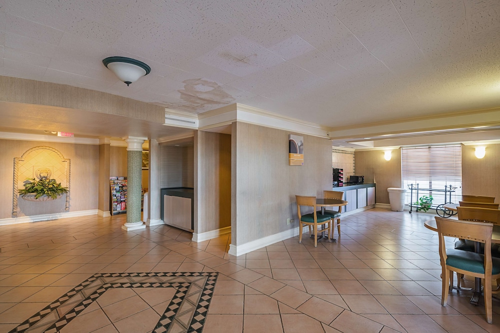 Motel6 Grand Prairie, TX - Interstate 30 12/51