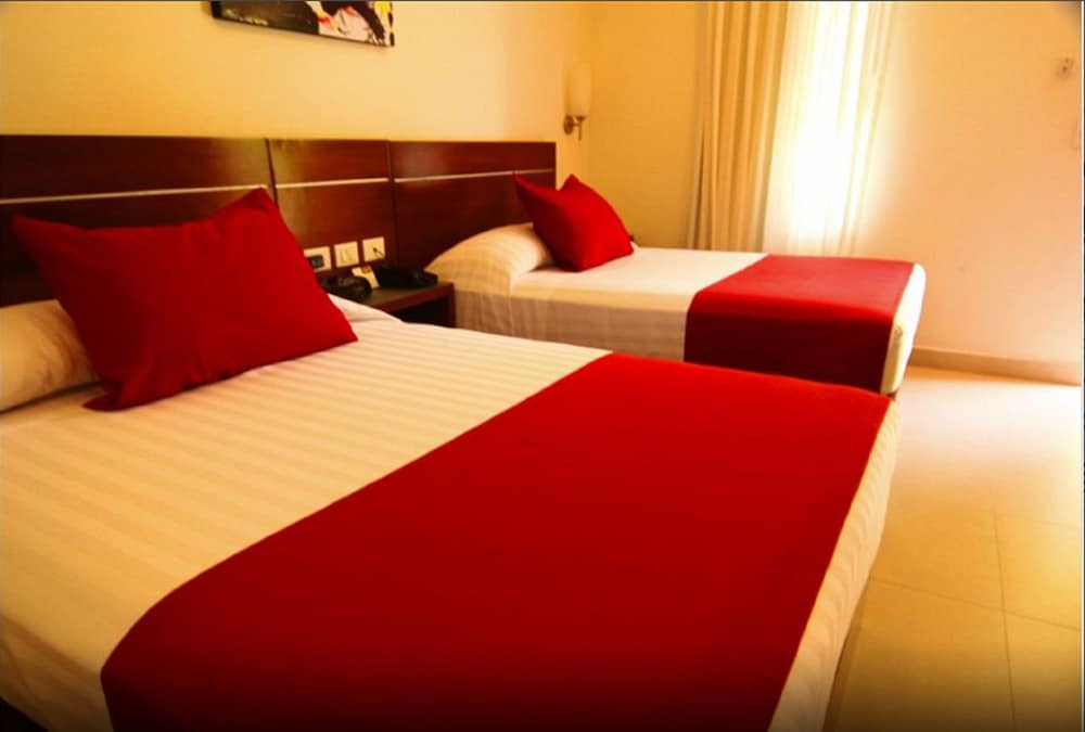 Grand City Hotel 7/49