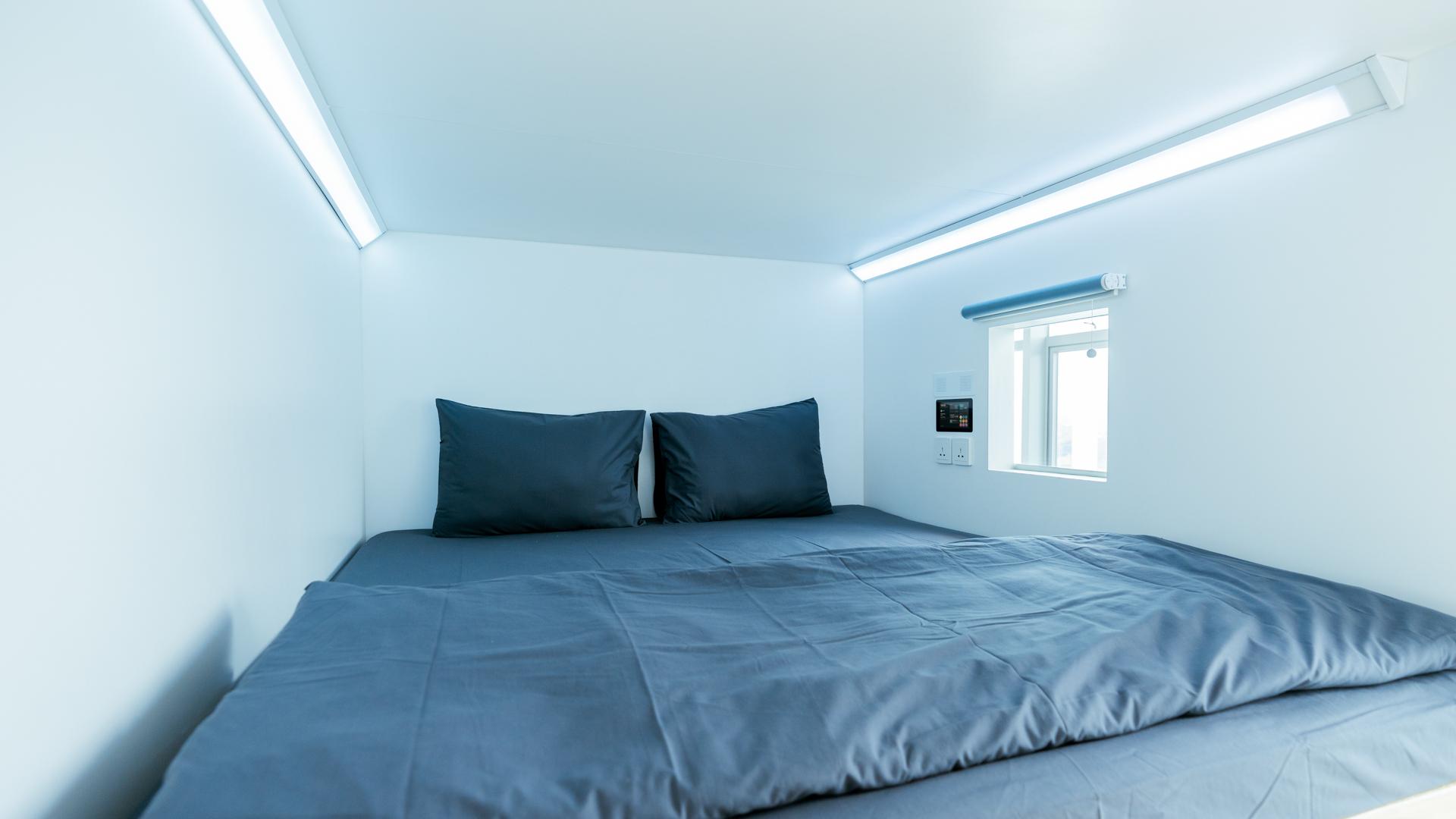 Sky, Double Bed