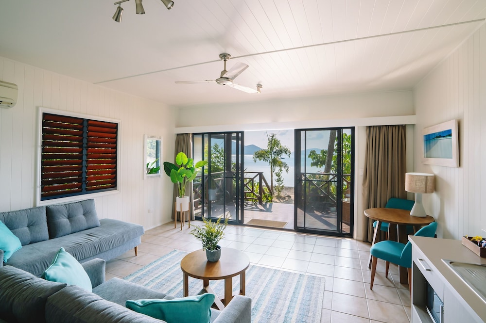 Palm Bay Resort (Adults Only 16+) 71/93