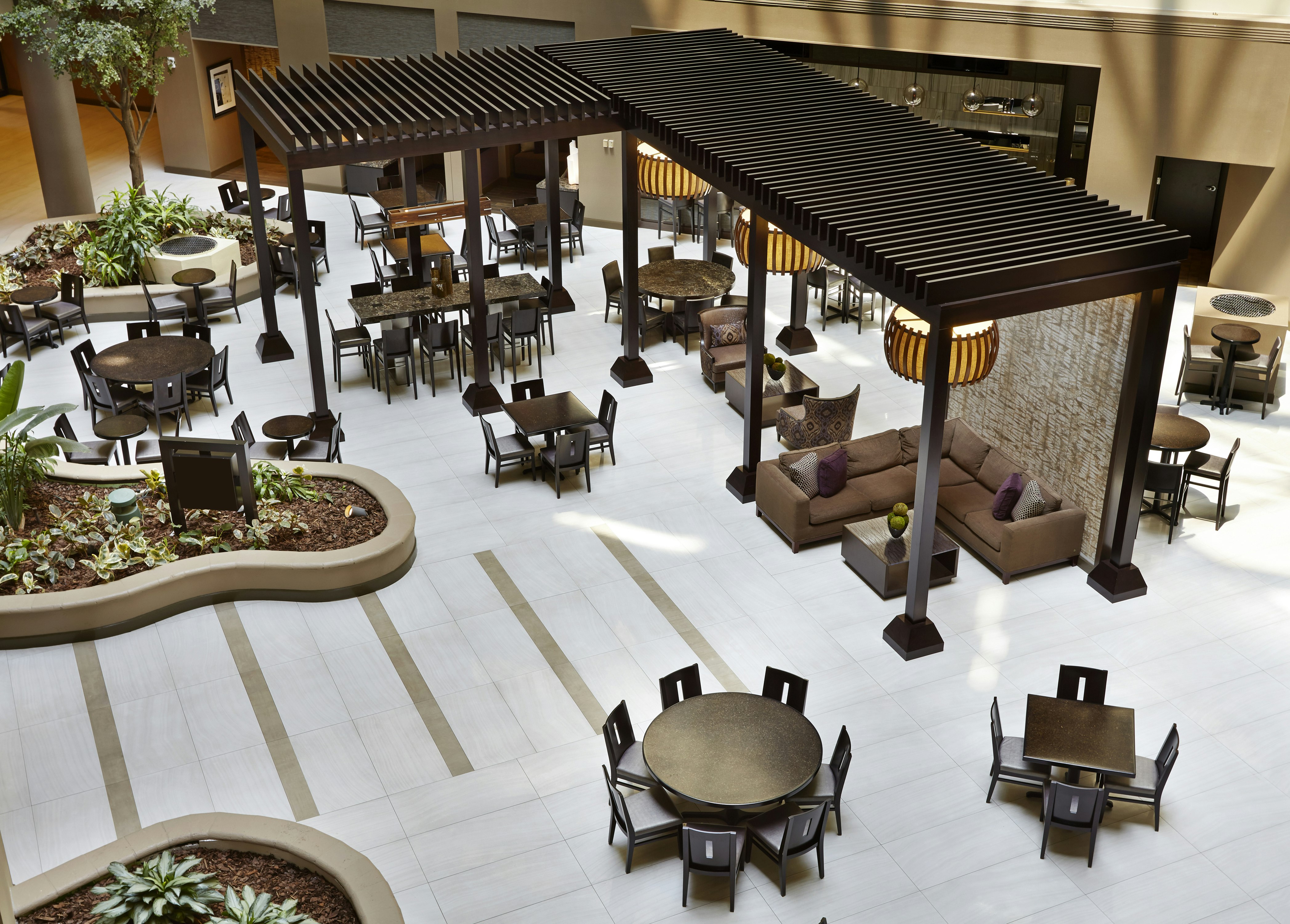 Embassy Suites By Hilton Crystal City National Airport 37/65