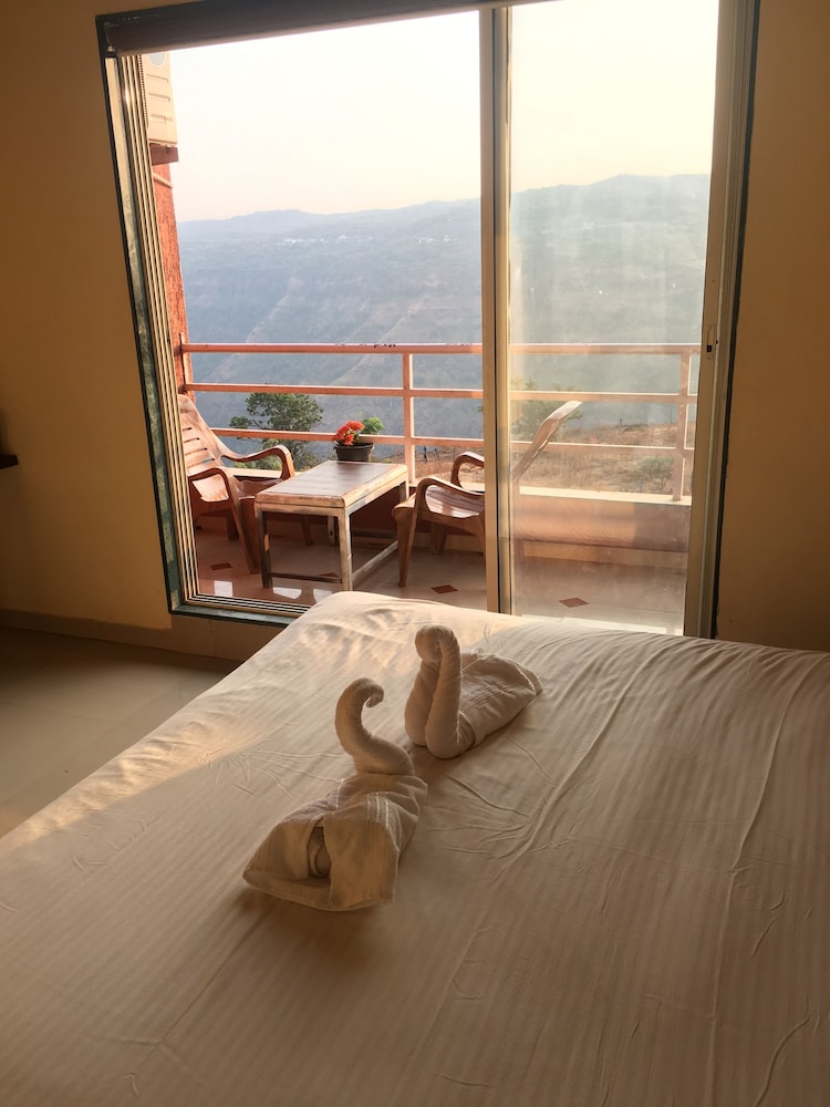 Valley Wood Resort And Spa 20/35