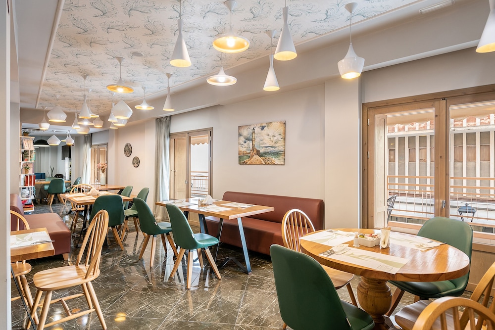 Elia Bettolo Hotel 59/69