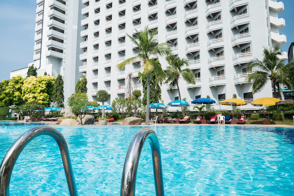 Grand Jomtien Palace Hotel 34/42