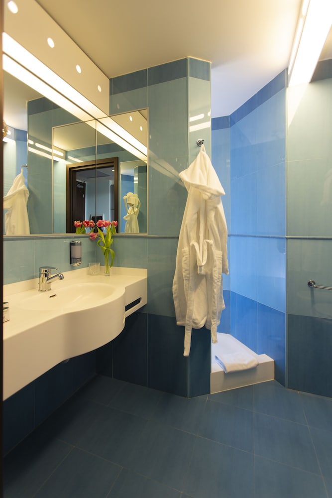 DoubleTree by Hilton Milan Malpensa 10/76