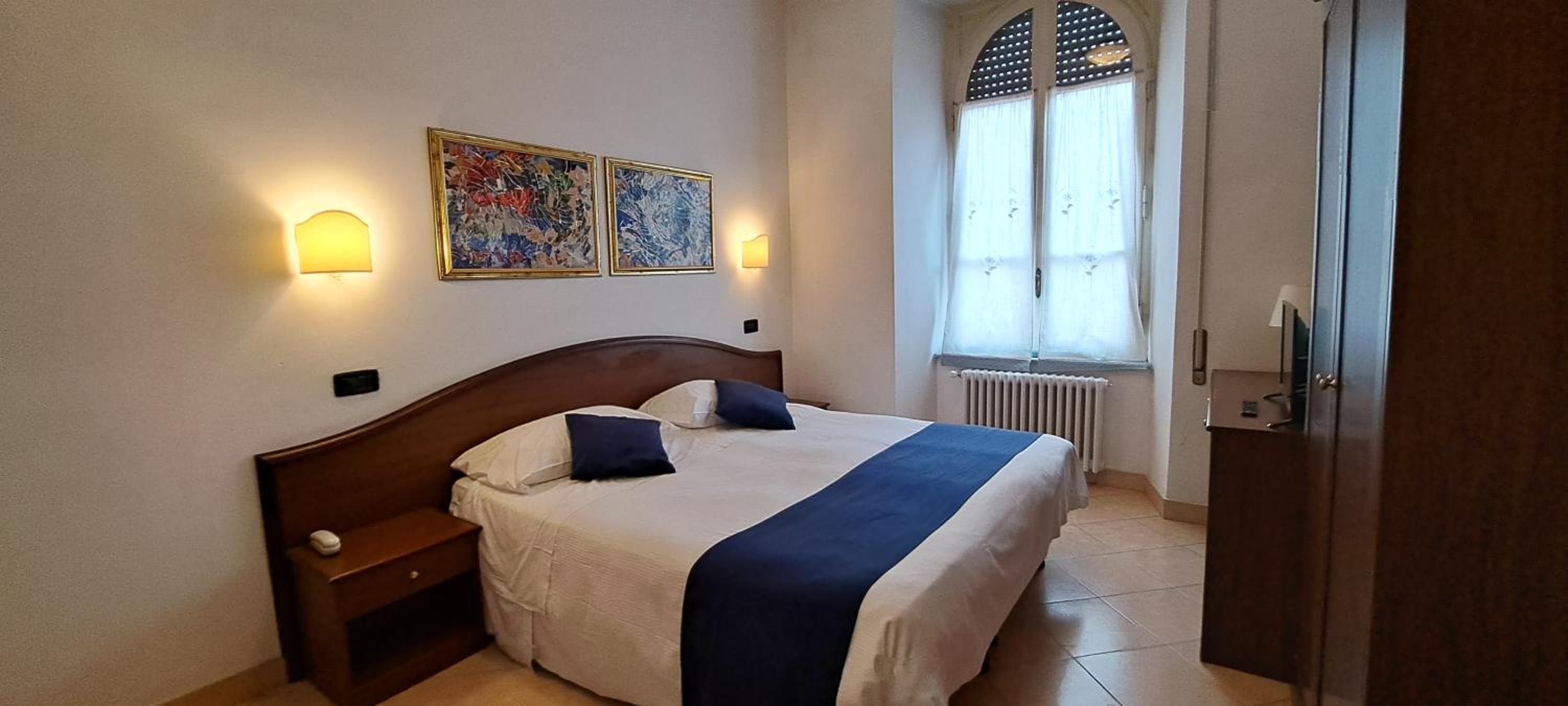Hotel Bonazzi 24/40