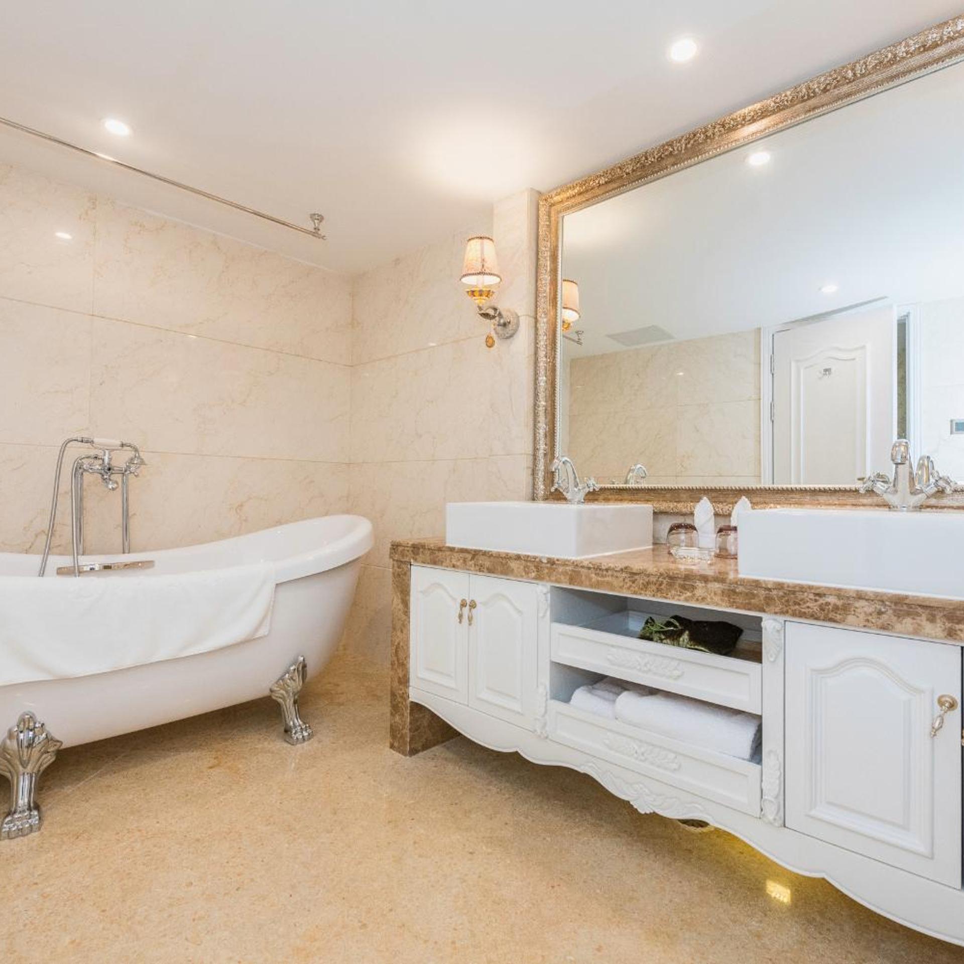 Guilin Bravo Hotel 62/63