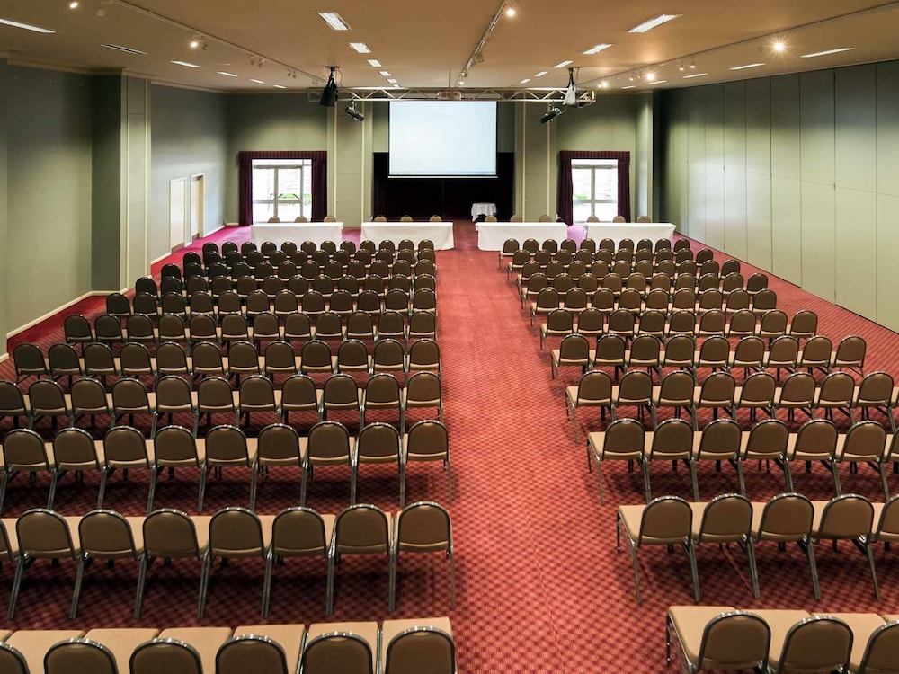 Mercure Ballarat Hotel and Convention Centre 60/70