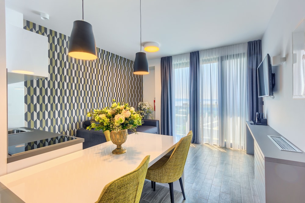 Bel Residence 71/80