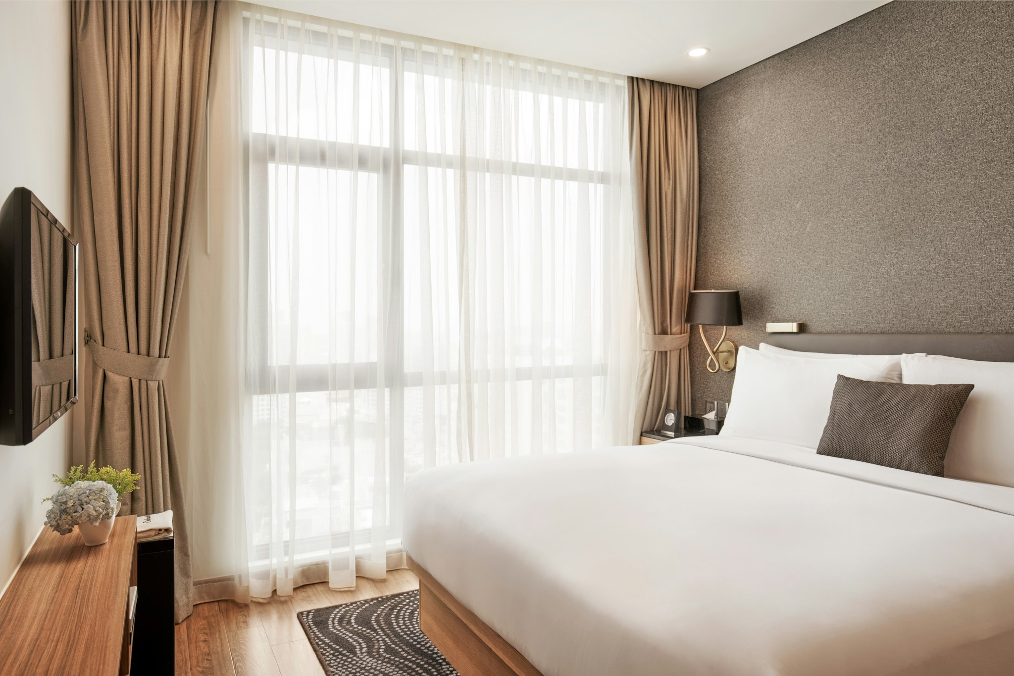 1 BEDROOM, DELUXE
