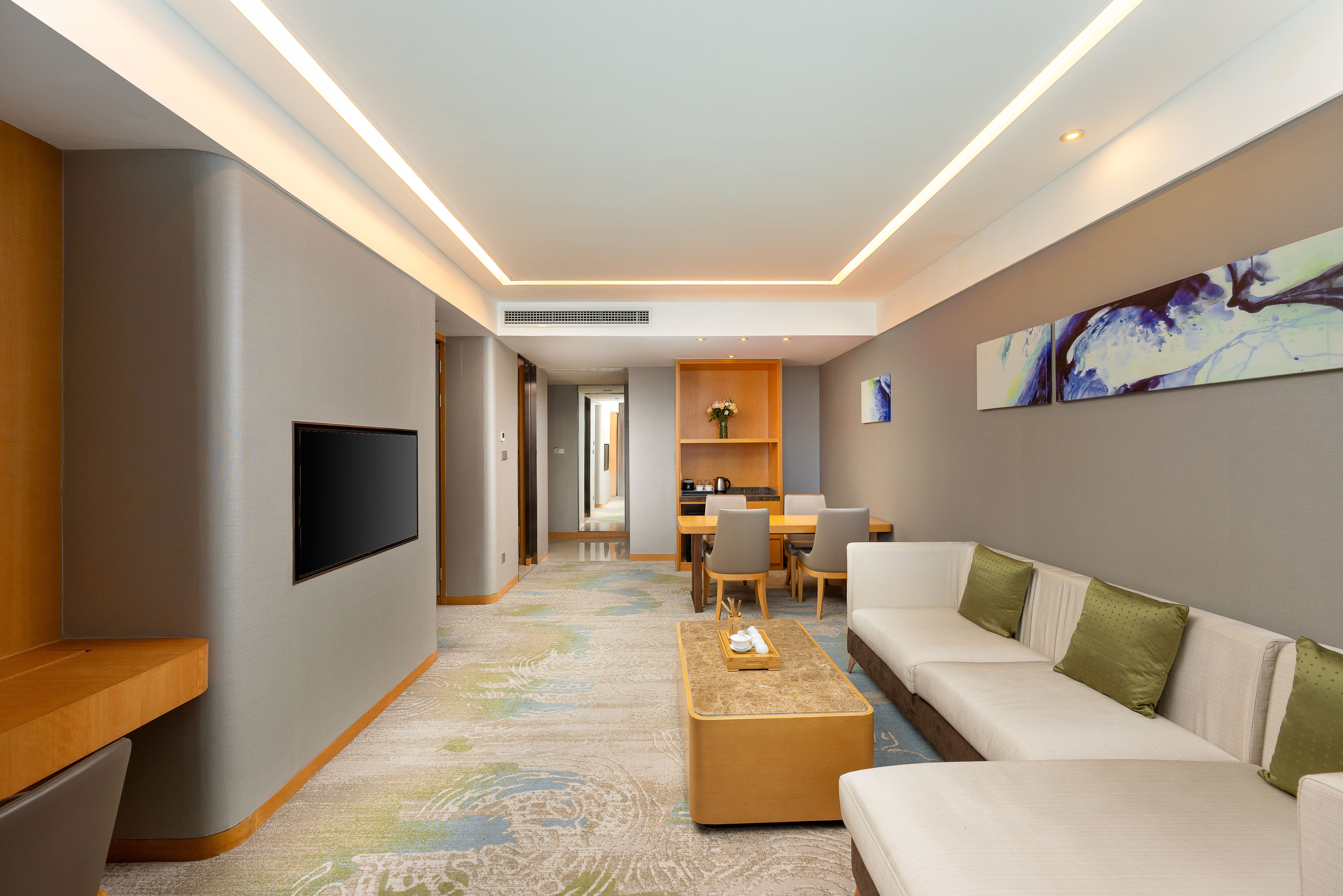 Holiday Inn Neijiang Riverside 54/81