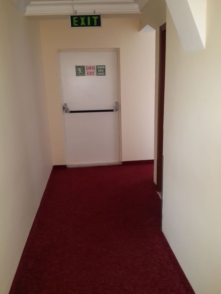 Lara Hotel 23/61