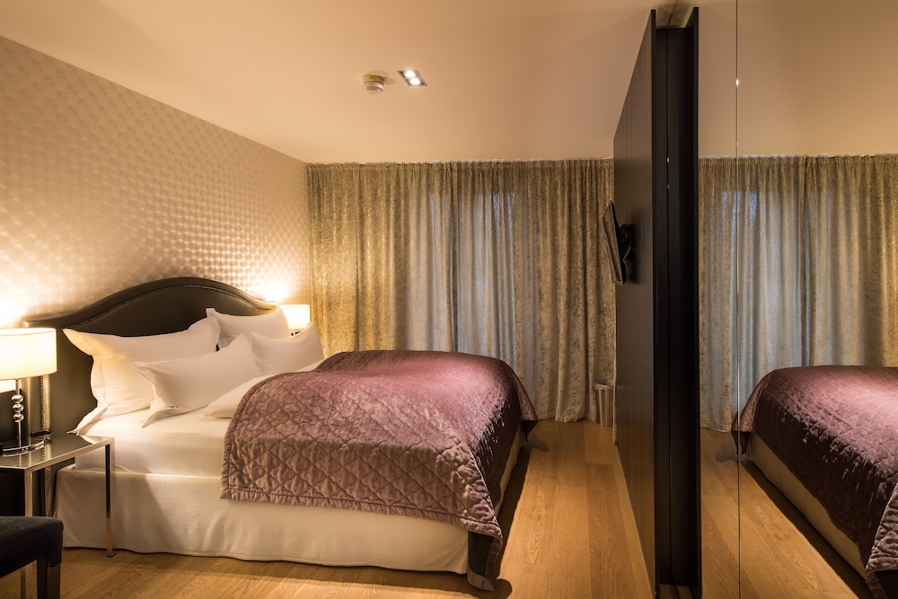 ROOM, DOUBLE BED, COURTYARD VIEW, BALCONY