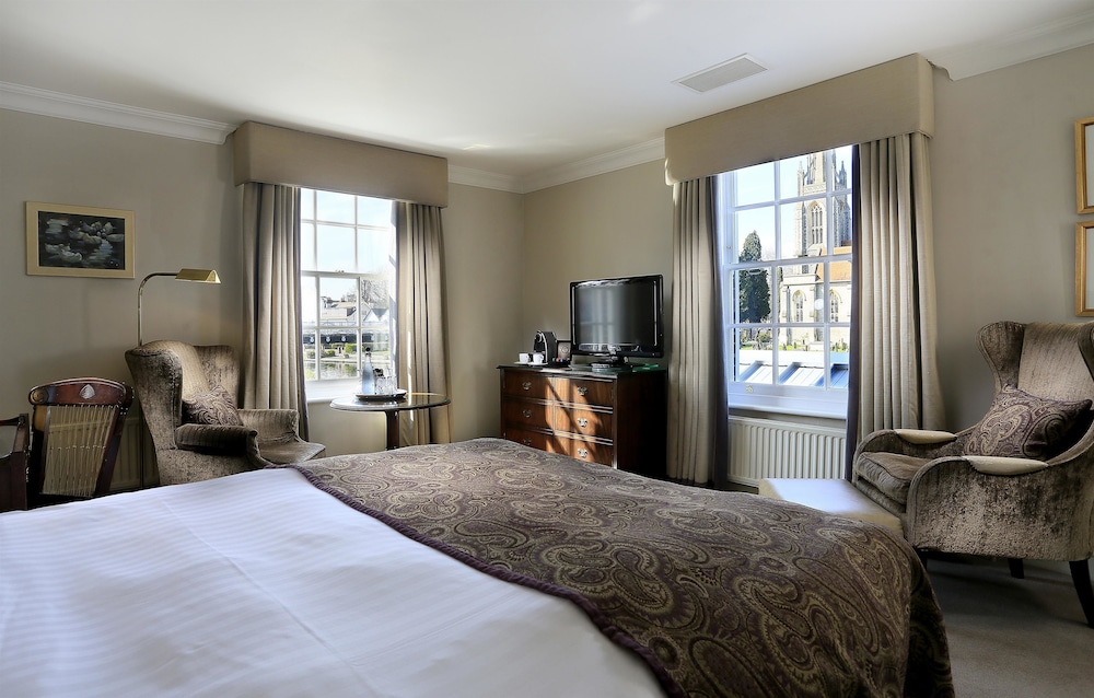 Macdonald Compleat Angler 8/69