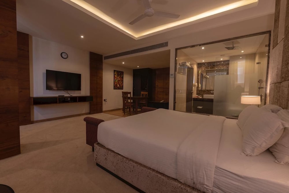 HOTEL SURENDRA VILAS 15/50