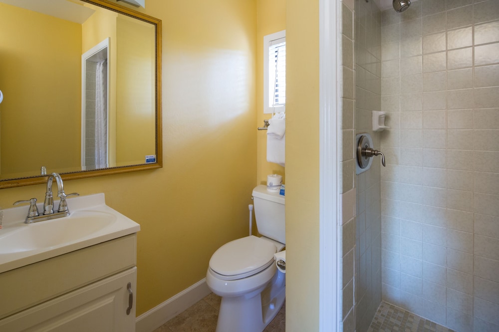 Sea Breeze Inn And Cottages 69/75