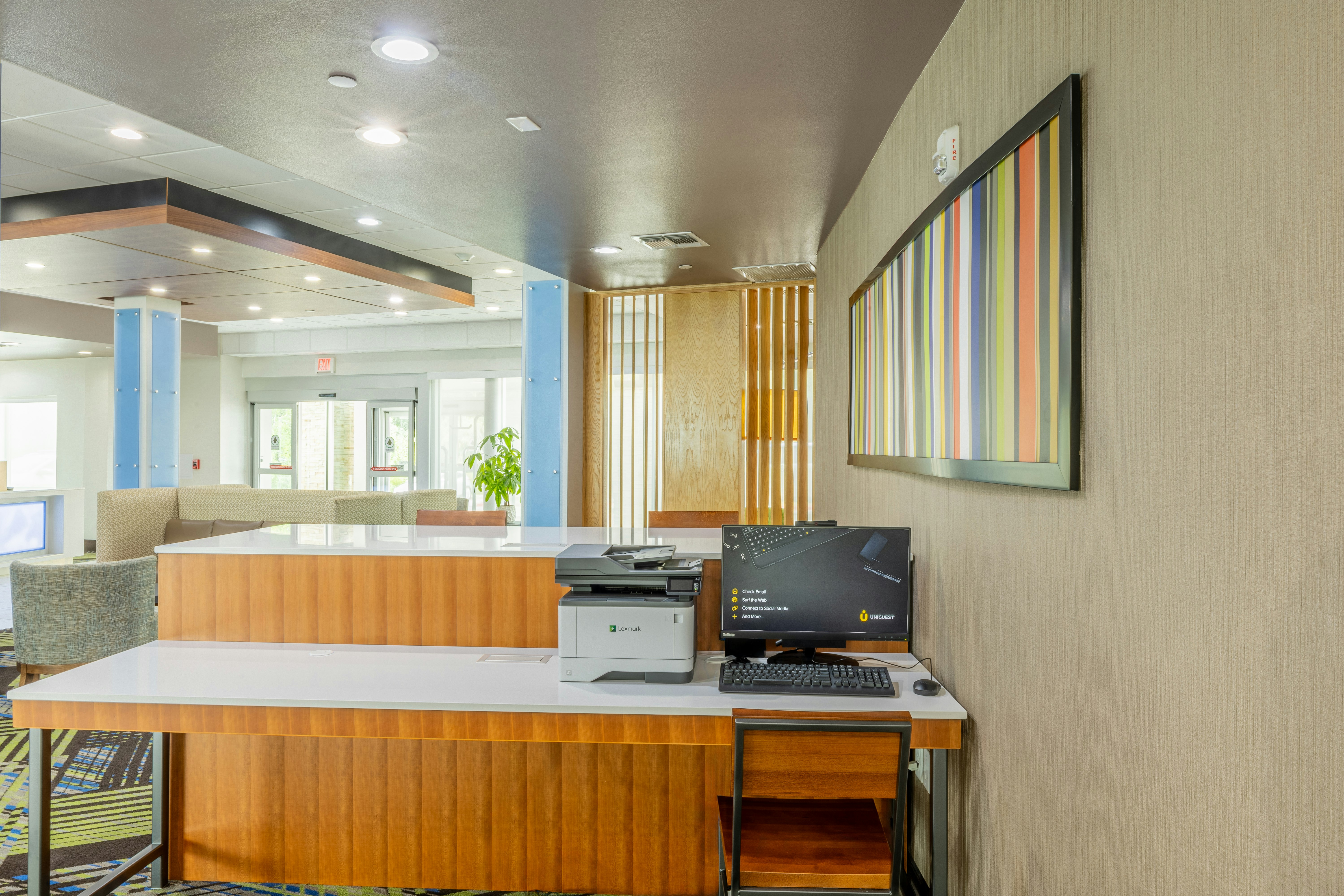 Holiday Inn Express Suites Lindale 58/68