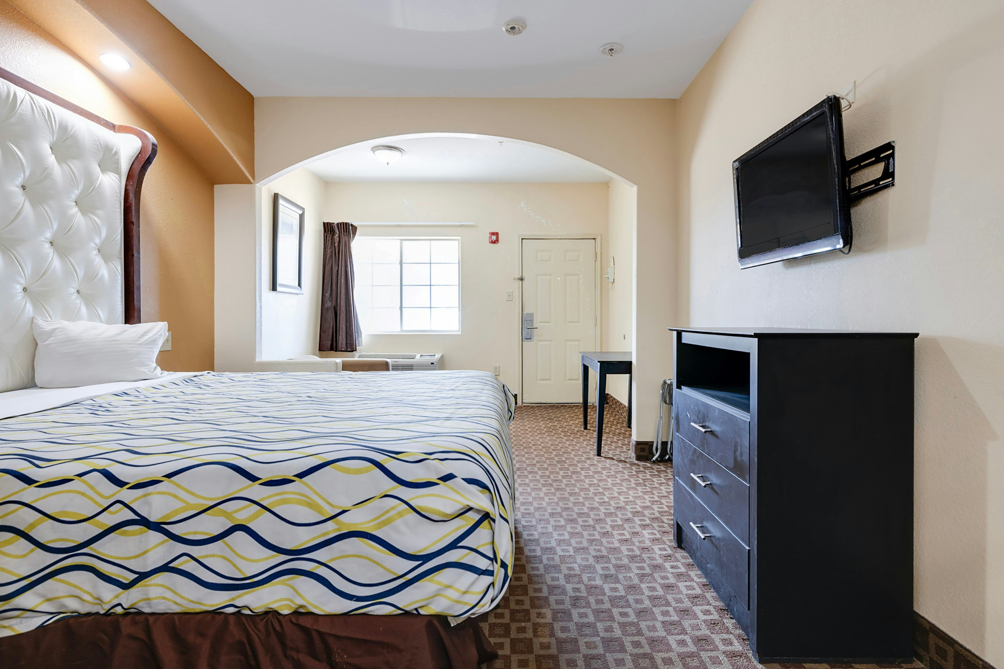 Capital O Deluxe Inn Channelview Houston I-10 35/58