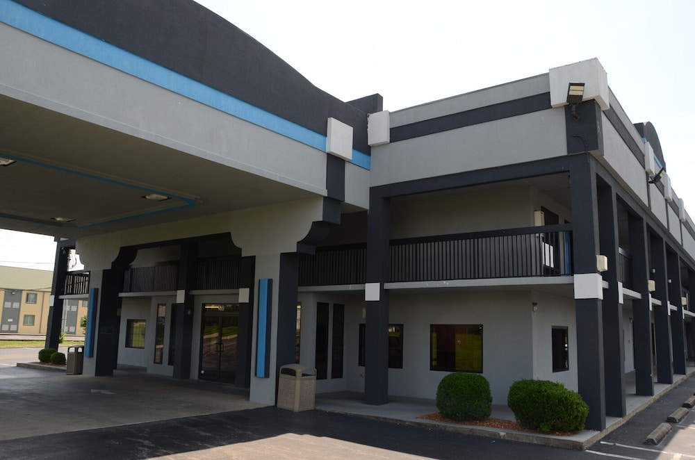 GATEWAY INN AND SUITES 4/39