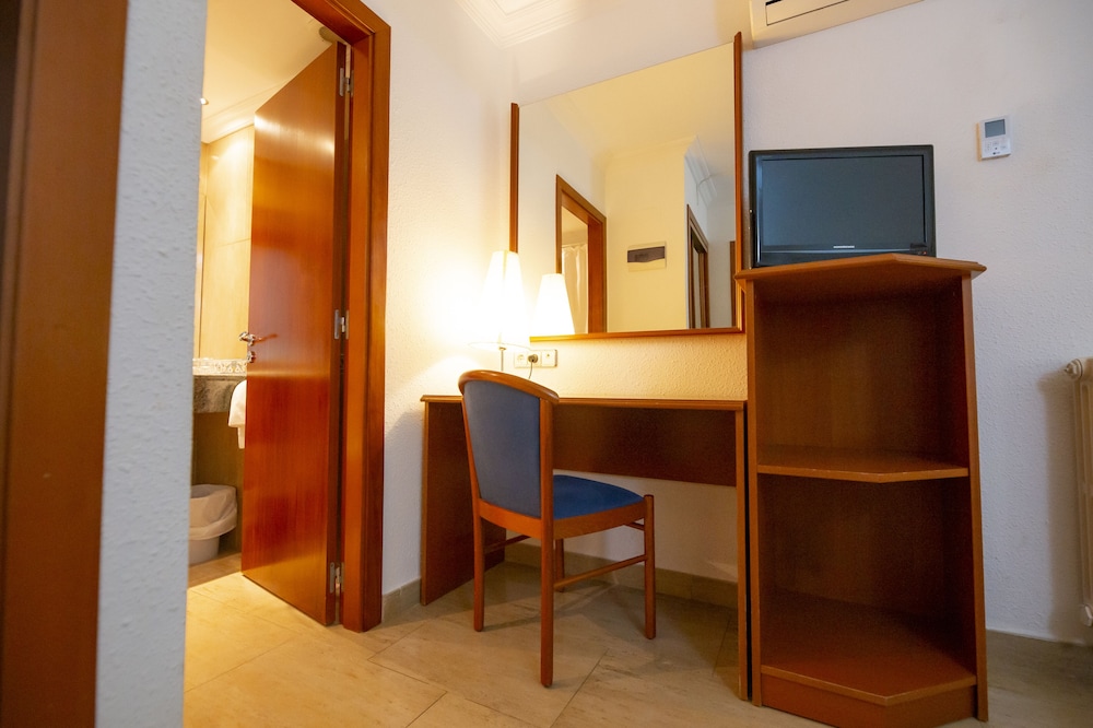Risech Hotel 7/64