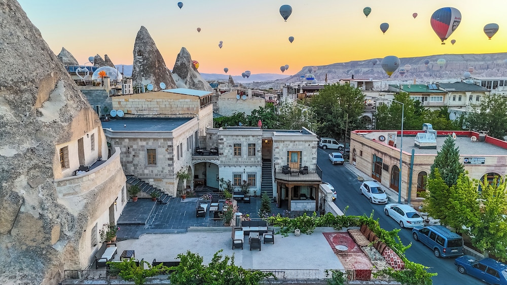 Cave Hotel Saksagan 38/48
