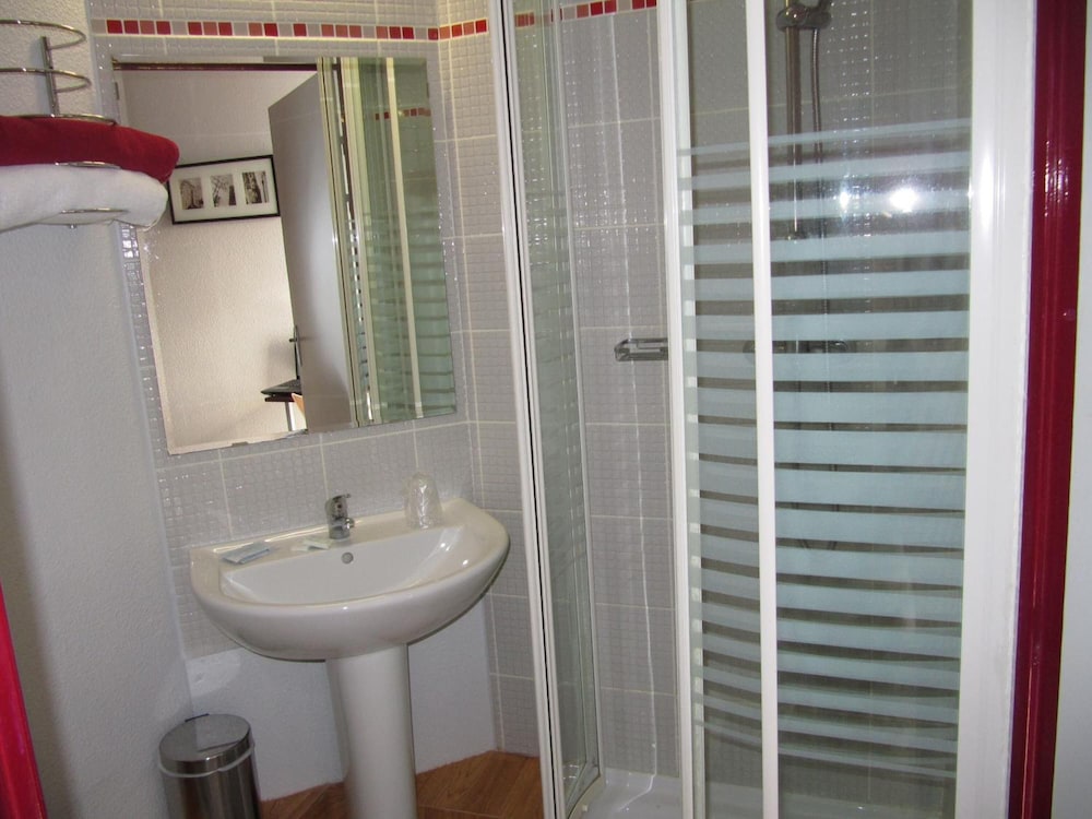 Brit Hotel Essentiel Sete Balaruc 47/50