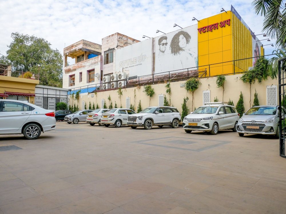 Diamond Hotel 54/57