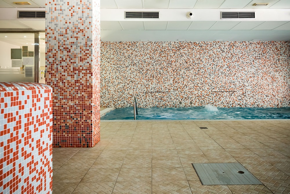 Ohtels La Hacienda 41/75