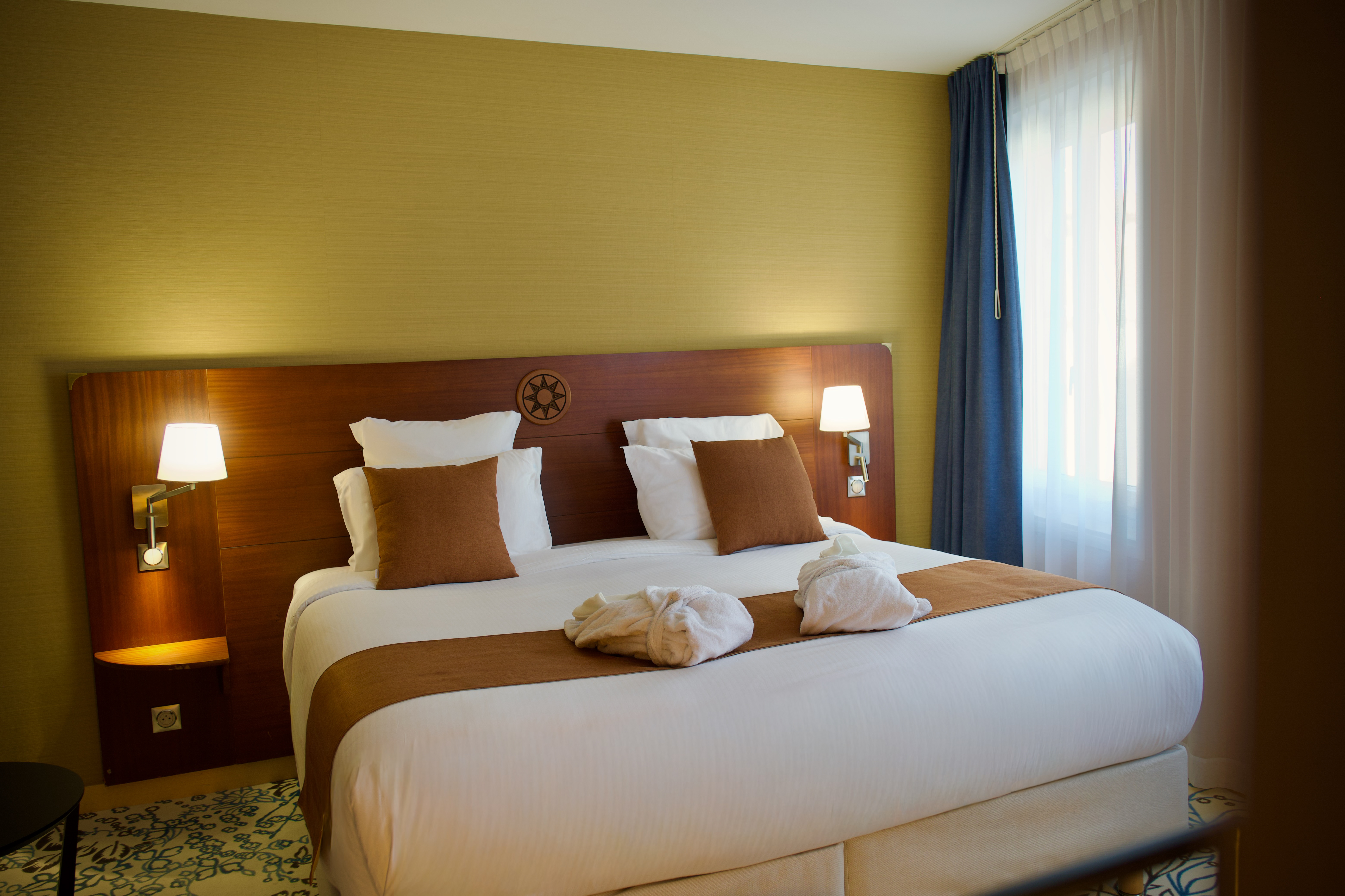 جناح جونيور، Hotel Le Yachtman 5/8