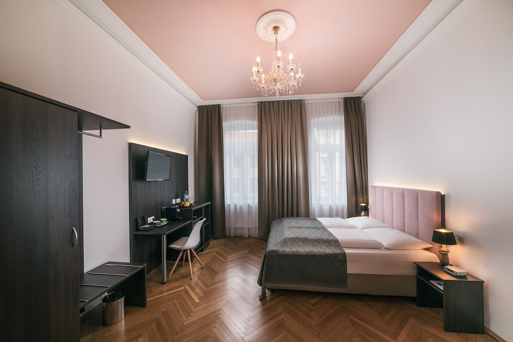 Boutique Hotel Donauwalzer 22/76