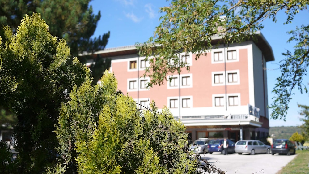 Hotel Holidays 3/54