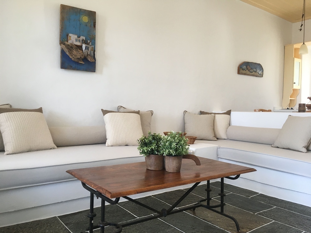 Niriedes Hotel 37/72