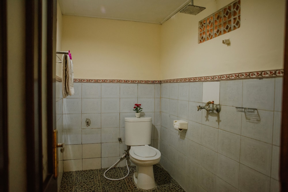Nyoman Warta Accommodation 25/25