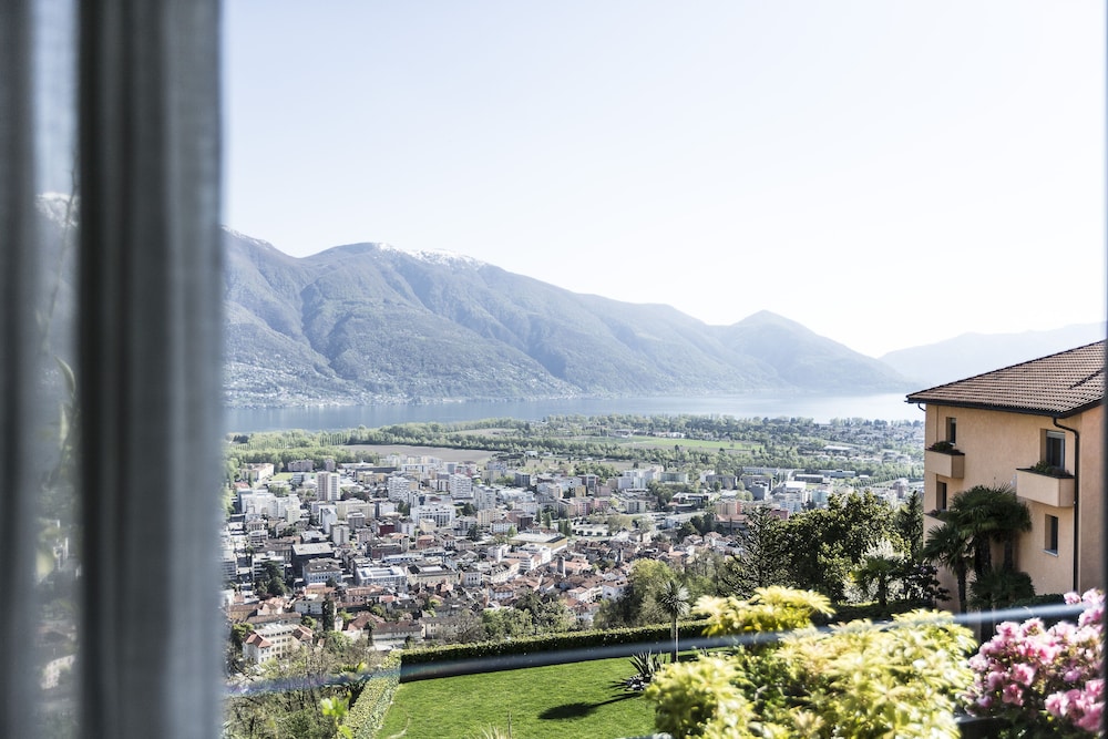 Villa Orselina Small Luxury Hotels 37/50