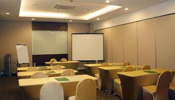 D'Bamboo Suites 48/58