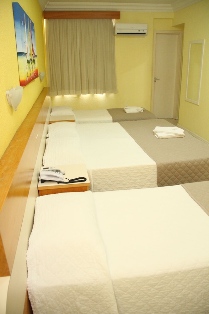 Hotel Italia 10/19