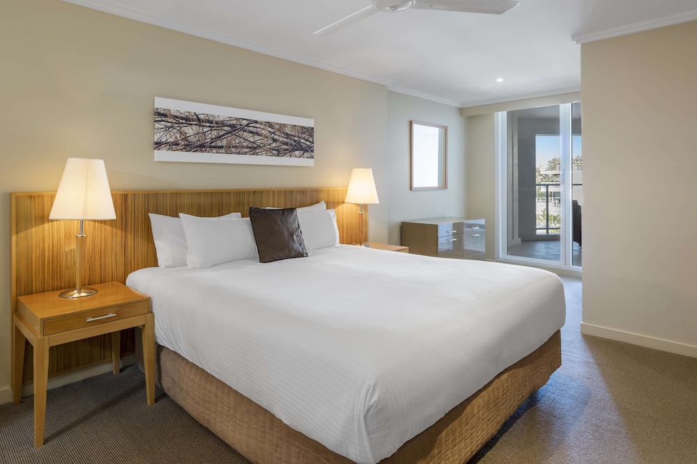 شقة بسرير كينج وسريرين منفصلين وسرير كوين بإطلالة على البحر بـ3 غرف نوم، Oaks Hervey Bay Resort and Spa 3/6