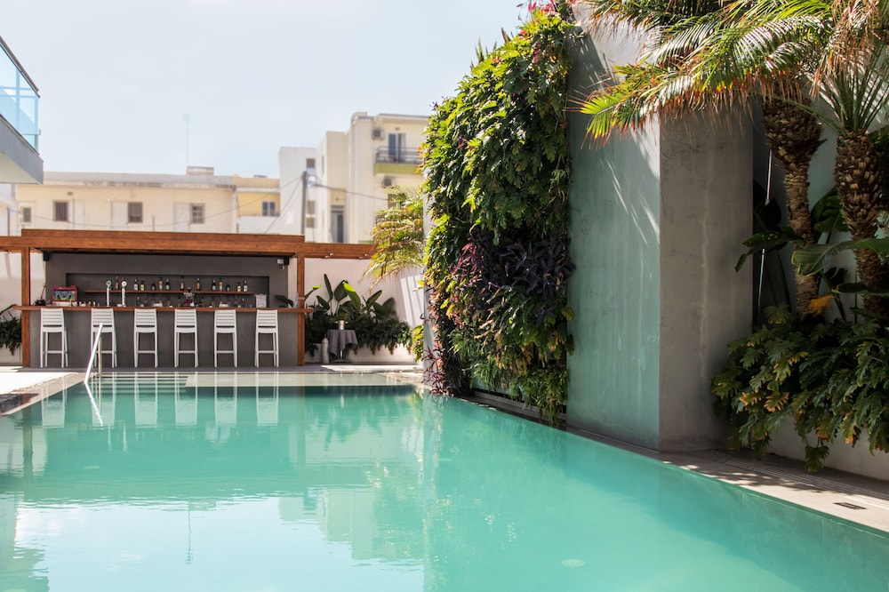Manousos City Hotel 44/50