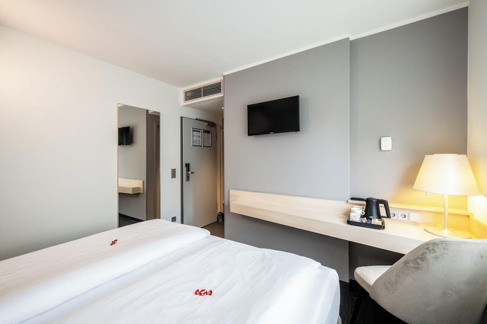 SERWAYS HOTEL WEISKIRCHEN 24/58