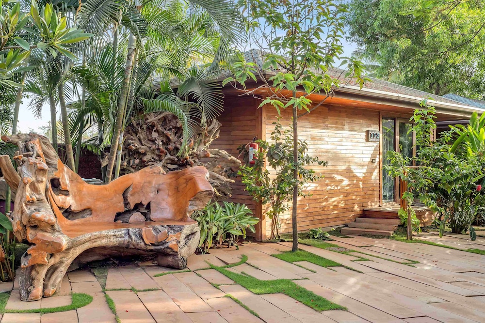 The Baga Beach Resort 8/66