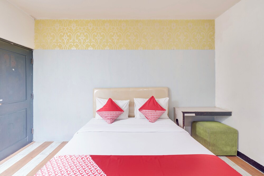 DELUXE, DOUBLE BED