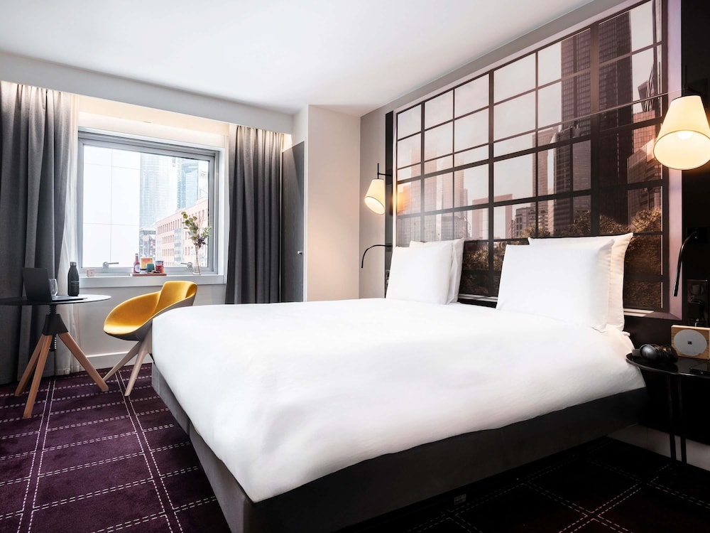 Mercure Paris La Défense Grande Arche 28/80