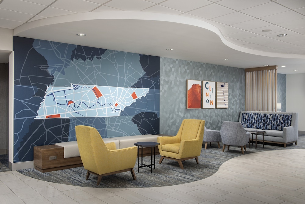 Holiday Inn Express Hoteland Suites Knoxville-Clinton 48/65