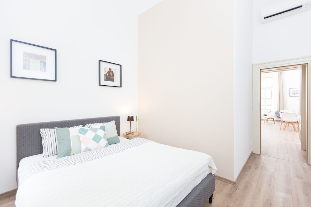 1 BEDROOM, DELUXE, APARTMENT, KITCHEN