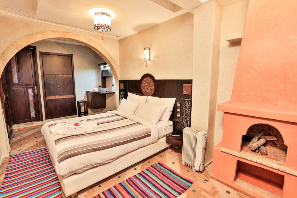 Riad Nakhla 30/62